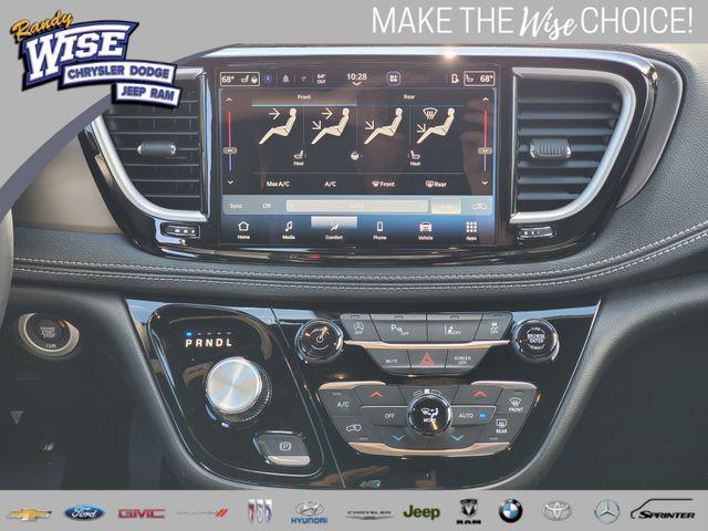 2027 Chrysler Pacifica Select