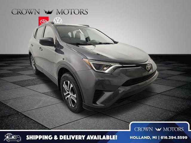 2018 Toyota RAV4 LE AWD's photo