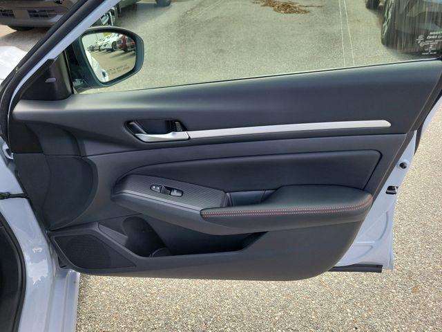 2026 Nissan Altima SR FWD