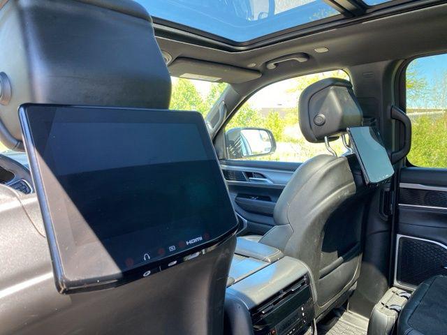 2024 Jeep Wagoneer Series II Carbide 4x4