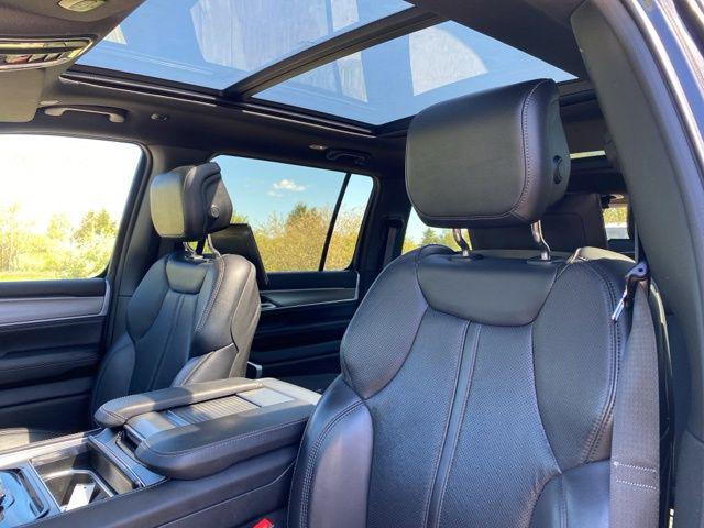 2024 Jeep Wagoneer Series II Carbide 4x4