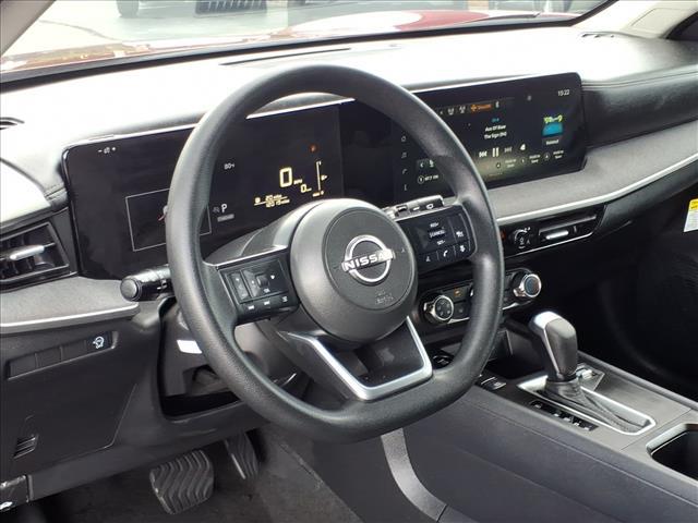 2025 Nissan Kicks SV FWD