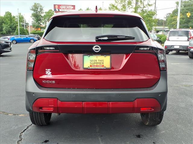 2025 Nissan Kicks SV FWD