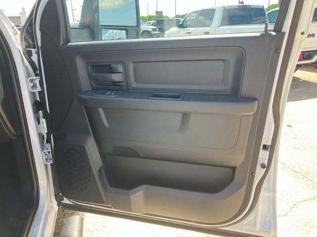 2026 Ram 2500 Black Express Crew Cab 4x4 6'4" Box