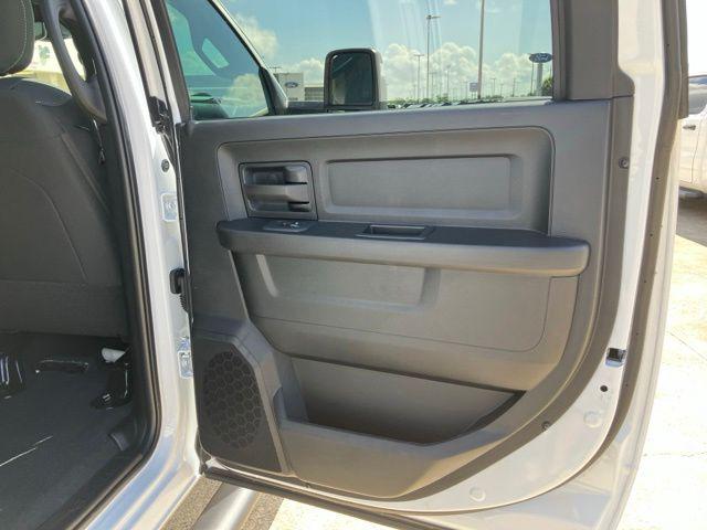 2026 Ram 2500 Black Express Crew Cab 4x4 6'4" Box