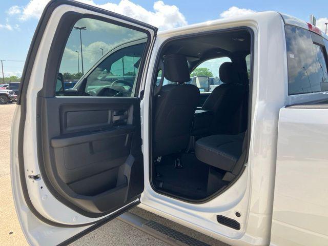 2026 Ram 2500 Black Express Crew Cab 4x4 6'4" Box