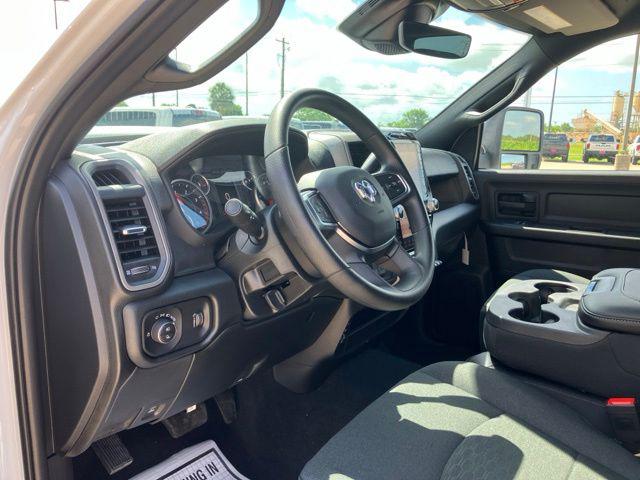 2026 Ram 2500 Black Express Crew Cab 4x4 6'4" Box