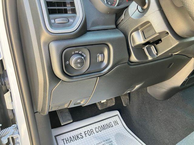 2026 Ram 2500 Black Express Crew Cab 4x4 6'4" Box