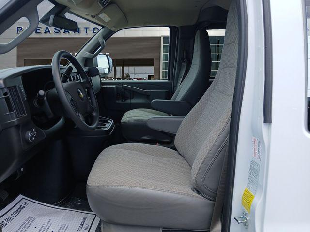 2025 Chevrolet Express Passenger RWD 3500 Extended Wheelbase LT