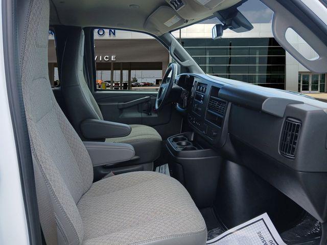 2025 Chevrolet Express Passenger RWD 3500 Extended Wheelbase LT