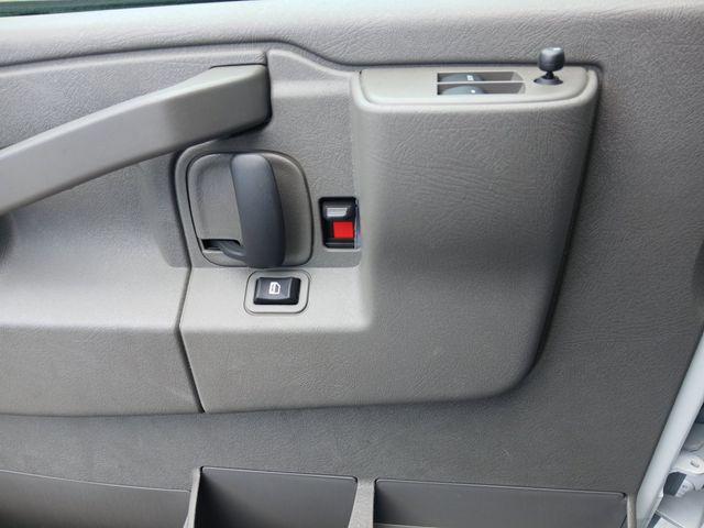 2025 Chevrolet Express Passenger RWD 3500 Extended Wheelbase LT
