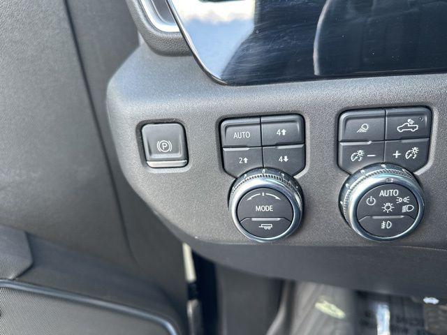 2022 GMC Sierra 1500 4WD Crew Cab Short Box SLT