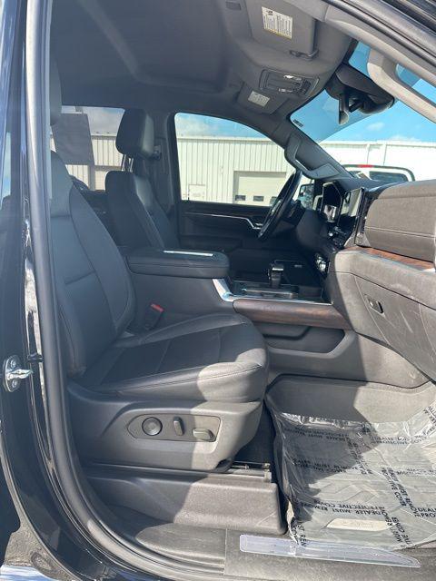 2022 GMC Sierra 1500 4WD Crew Cab Short Box SLT
