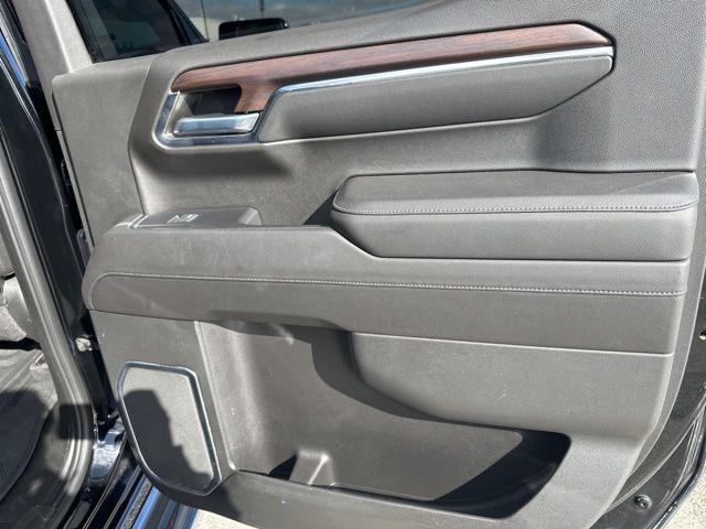 2022 GMC Sierra 1500 4WD Crew Cab Short Box SLT