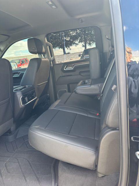 2022 GMC Sierra 1500 4WD Crew Cab Short Box SLT