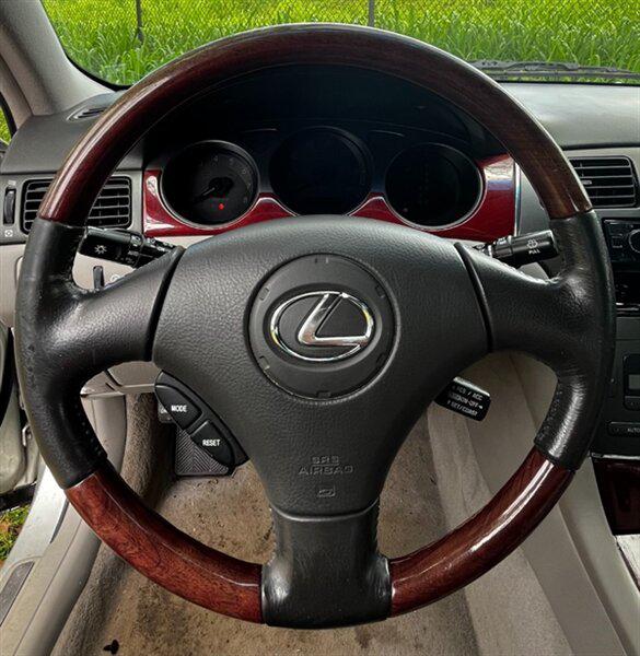 2002 Lexus ES 300 Base