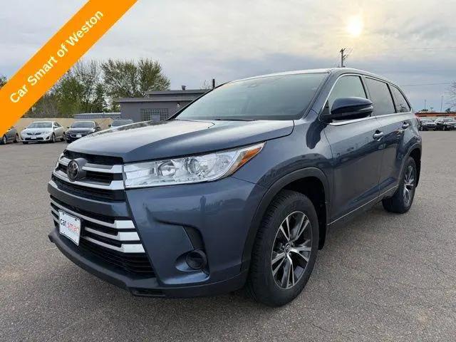 2017 Toyota Highlander LE for sale in Weston, WI