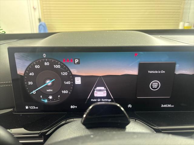 2025 Genesis GV80 2.5T Standard AWD
