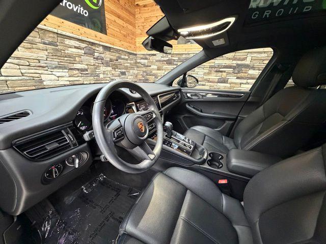 2023 Porsche Macan Base