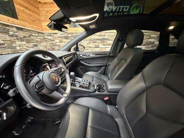2023 Porsche Macan Base
