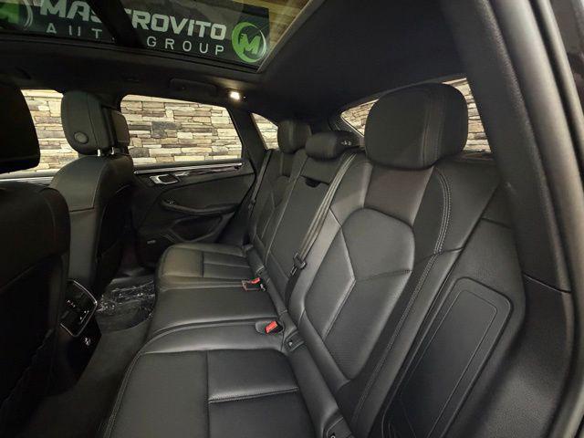 2023 Porsche Macan Base