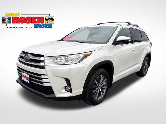 2017 Toyota Highlander XLE for sale in GREENFIELD, WI