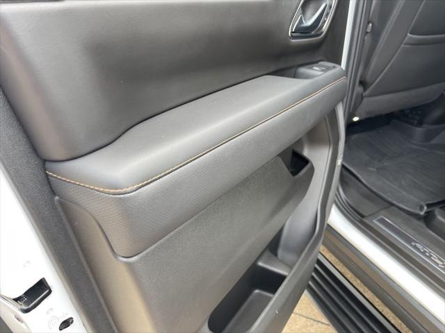 2024 GMC Yukon XL 4WD AT4