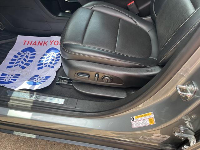 2023 GMC Acadia AWD SLT
