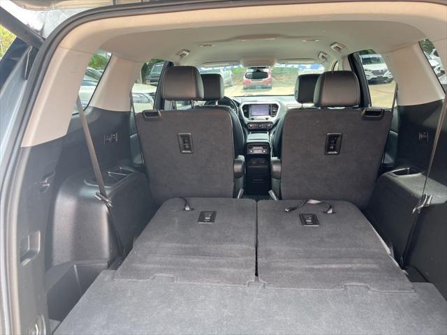2023 GMC Acadia AWD SLT