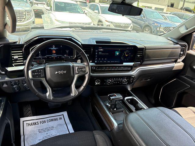2023 Chevrolet Silverado 1500 4WD Crew Cab Short Bed RST