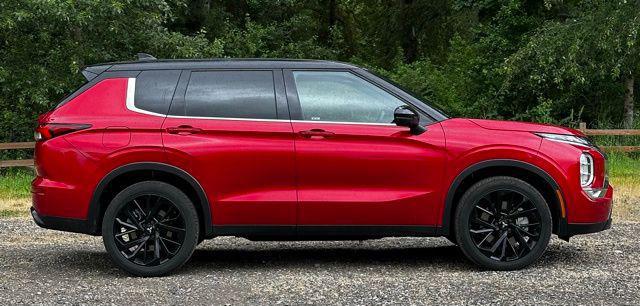 2023 Mitsubishi Outlander SEL Black Edition S-AWC