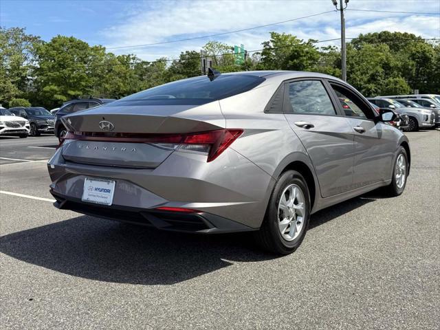 2023 Hyundai Elantra SE