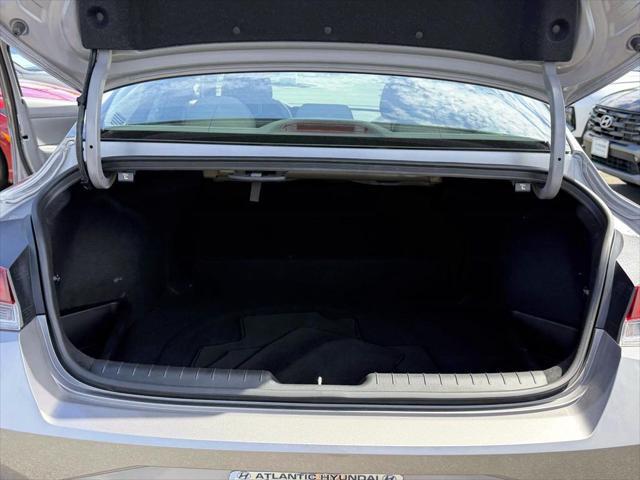 2023 Hyundai Elantra SE