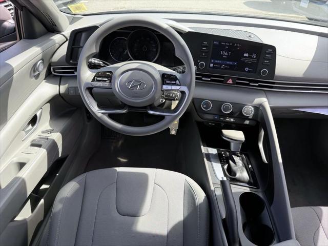 2023 Hyundai Elantra SE