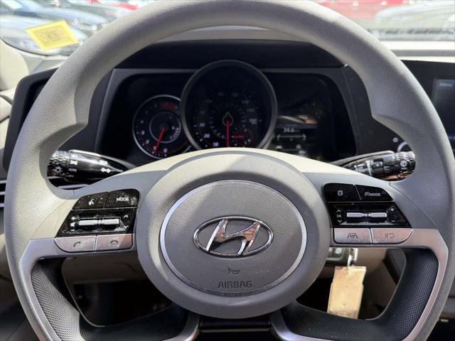2023 Hyundai Elantra SE
