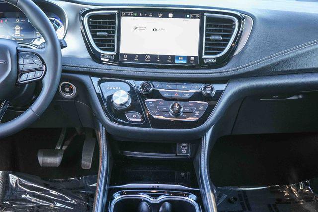 2022 Chrysler Pacifica Hybrid Limited