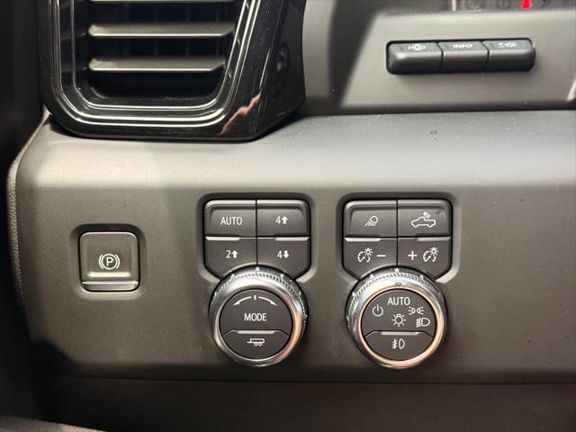 2022 GMC Sierra 1500 4WD Crew Cab Short Box AT4
