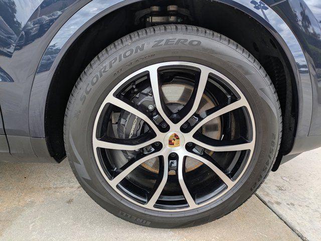 2024 Porsche Cayenne Base
