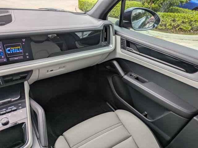 2024 Porsche Cayenne Base
