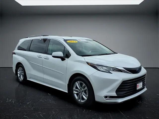 2023 Toyota Sienna XLE for sale in Bourbonnais, IL