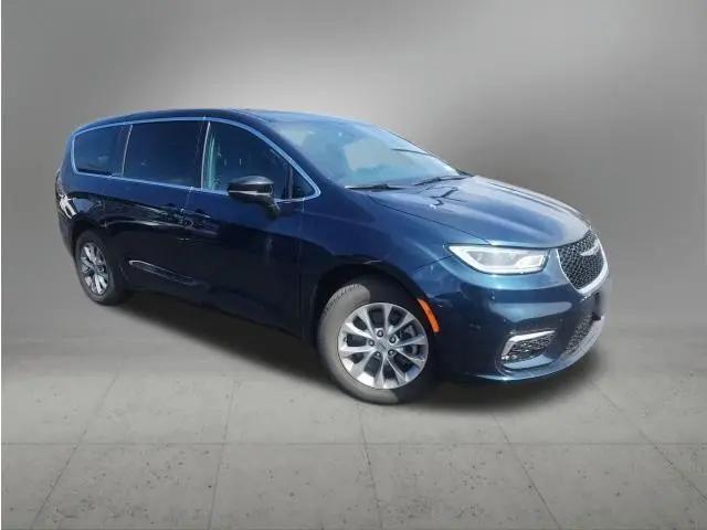 2025 Chrysler Pacifica Select for sale in Schenectady, NY