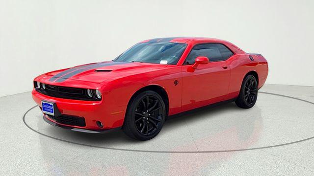 2016 Dodge Challenger SXT Plus