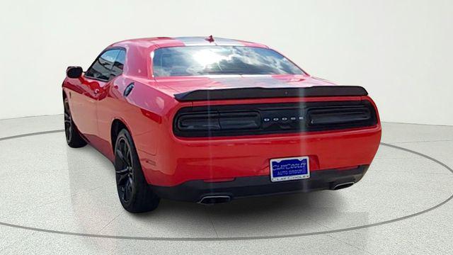 2016 Dodge Challenger SXT Plus