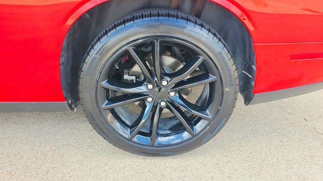 2016 Dodge Challenger SXT Plus