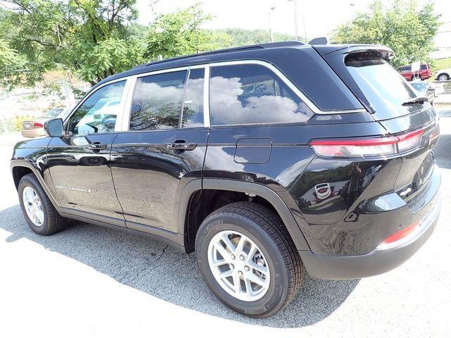 2026 Jeep Grand Cherokee GRAND CHEROKEE LAREDO 4X4 2026 Jeep Grand Cherokee GRAND CHEROKEE LAREDO 4X4