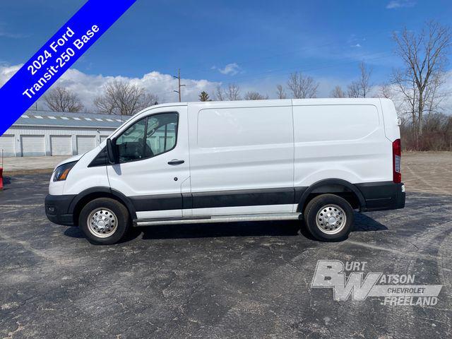 2024 Ford Transit Cargo Van Base