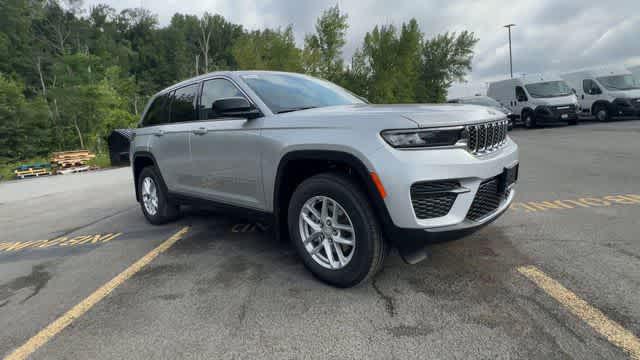 2026 Jeep Grand Cherokee GRAND CHEROKEE LAREDO X 4X4
