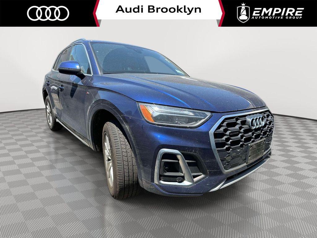 Navarra Blue Metallic 2024 Audi Q5 quattro Premium S Line 45 TFSI SUV / Crossover All-Wheel Drive 7-Speed Automatic