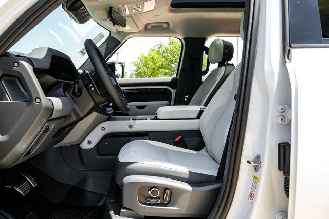 2026 Land Rover Defender P500 V8