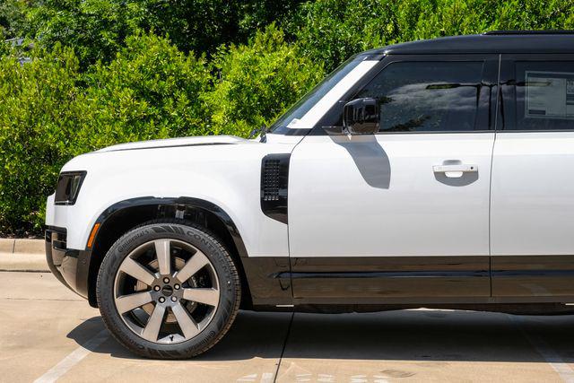 2026 Land Rover Defender P500 V8